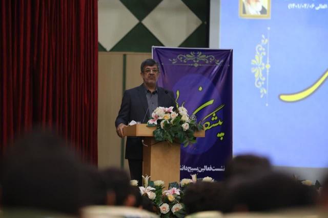 استاندار یزد: دانشجویان، پیشگام مطالبهگری باشند