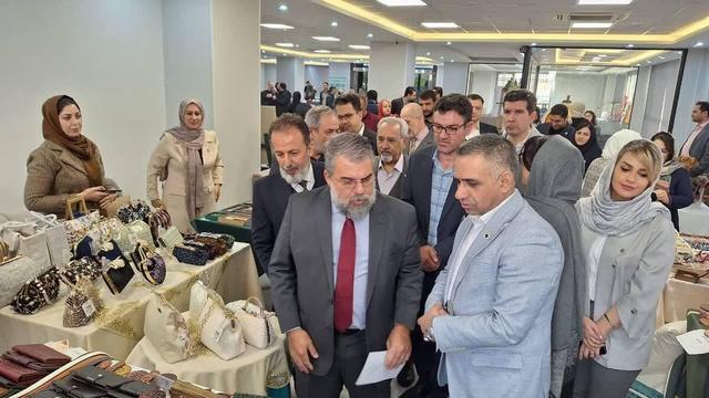 سفیر برزیل در ایران از نمایشگاه صنایع دستی قزوین دیدن کرد