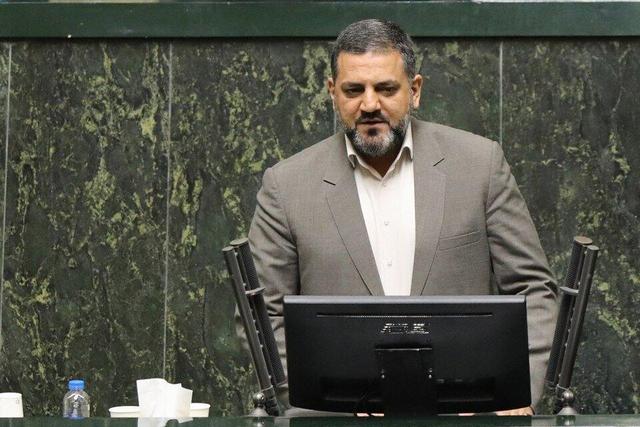 اولویت دولت در آموزش و پرورش بجای حمایت از معلمان فقط ساخت مدرسه است