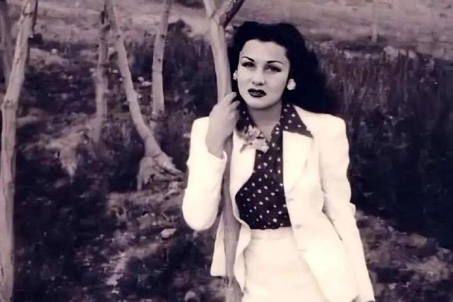 فوزیه و فائزه؛ تصویری کمتر دیده‌شده از خواهران سلطنتی در سوئیسِ دهه ۱۳۱۰ (عکس)