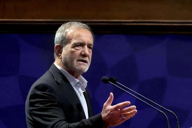 رئیس‌جمهور: در نگاه رهبر انقلاب، آزادی مشروع حق مردم و تکلیف حکومت است