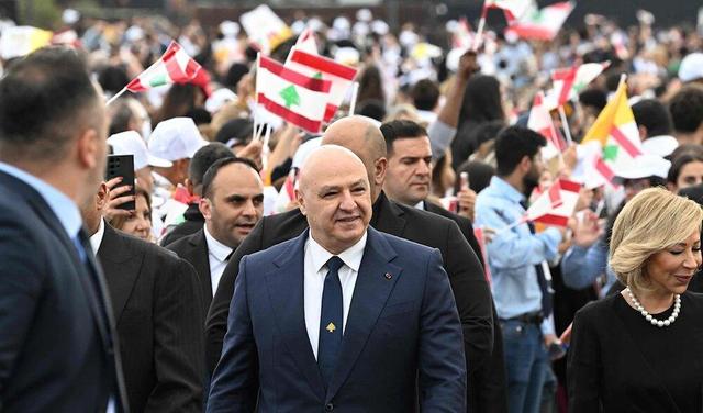 لبنان در التهاب پس از سفر پاپ و جنجال بر سر تصمیم جنجالی عون