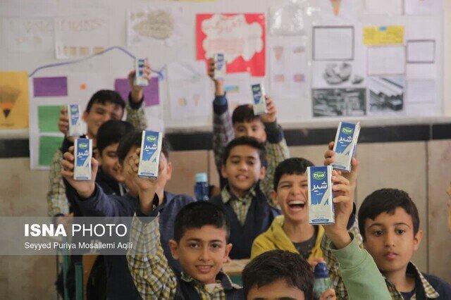 معاون آموزش و پرورش استان: توزیع شیر رایگان در مدارس ایلام آعاز میشود