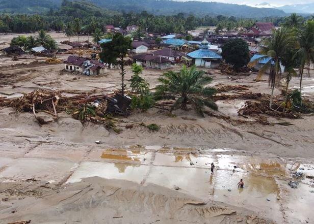 بارشهای موسمیِ ویرانگر در جنوب آسیا؛ کشتههای سیل اندونزی به ۷۱۲ تن رسید