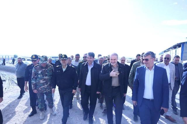 بازدید نماینده رئیس جمهور از دهکده «امید و زندگی» کرمان/ افتتاح فاز نخست مجموعه