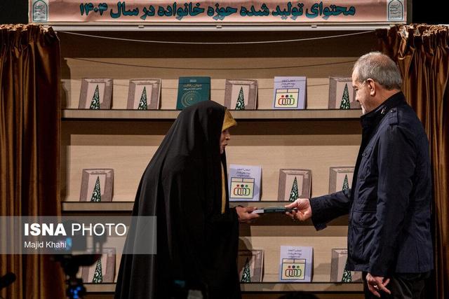 عکسی متفاوت از همسر قالیباف در کنار مسعود پزشکیان/ رئیس مجلس هم بود