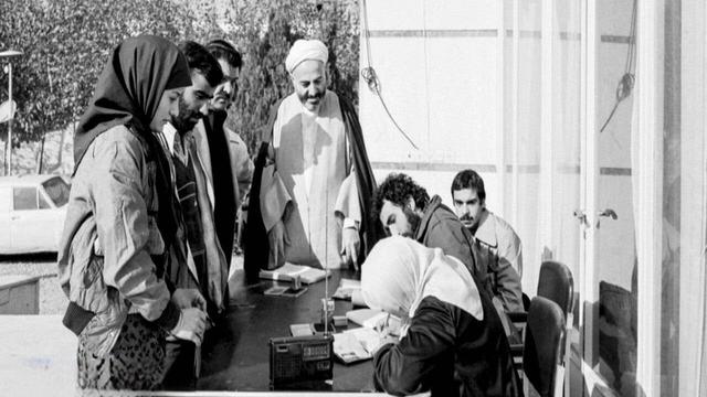 جلسات مخفیانه در حسینیه ارشاد برای تدوین یک قانون