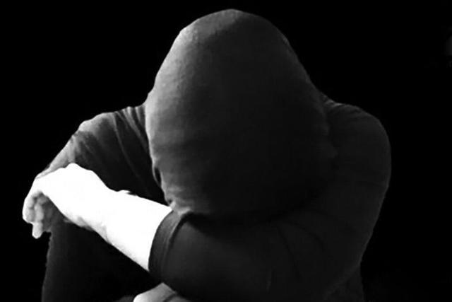 شکایت دختر ۱۶ ساله از ناپدریش | سنگ صبورهای مجازی همه هوسران بودند