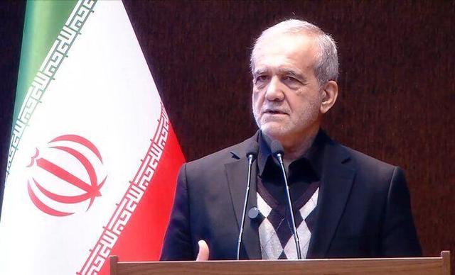 پزشکیان: در نگاه رهبری، آزادی مشروع حق مردم و تکلیف حکومت است