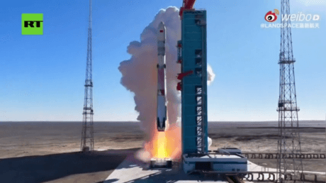 Chinese company makes historic rocket debut (VIDEO)