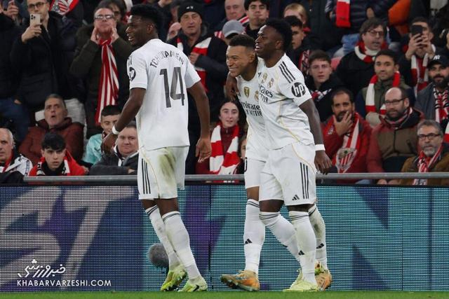 کهکشانی‌ها روی لاک امباپه در تعقیب بارسلونا