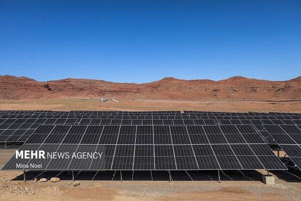 صادقی: نیروگاه خورشیدی ۵۰۰ مگاواتی در زنجان احداث می‌شود