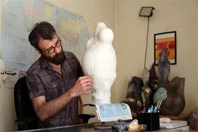 «کورش آریش» سیزدهمین دوسالانه ملی هنر سرامیک ایران شد