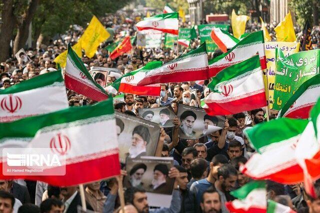 فرماندار قزوین: توسعه و عدالت در گرو التزام به قانون اساسی است