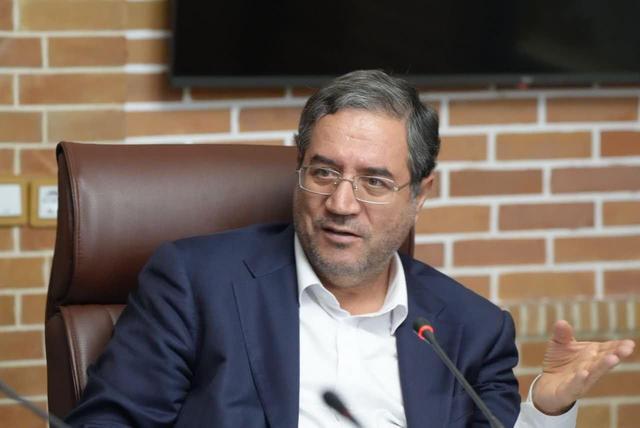 استاندار: دانشگاه محور توسعه آذربایجان‌غربی قرار گیرد