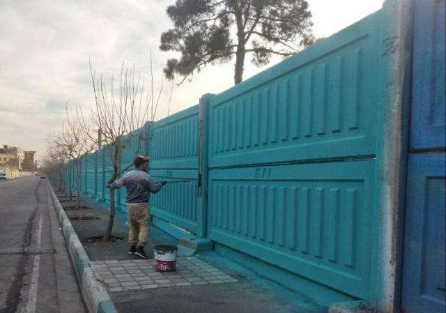 اجرای بیش از ۱۵ هزار متر مربع دیوار رنگی در منطقه ۲۰