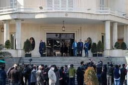 اصلاح قیمت مرغ/توضیح درباره تغییرات سهمیه کارت سوخت/توصیه وزیر بهداشت به گروه‌های پرخطر