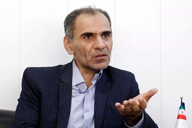 افزایش نرخ ارز تحت تاثیر هیجانات روانی/ بانک مرکزی می‌تواند بازار را کنترل کند