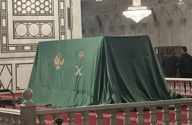 «جعبه سبز مرموز» داخل مسجد اموی دمشق گمانه زنی‌ها را برانگیخت