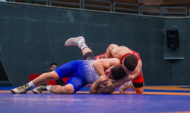 استقلال قم قهرمان لیگ کشتی فرنگی شد