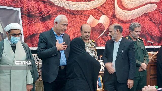 تجلیل از مادران شهدا و حماسه‌ای که با دل نوشتند