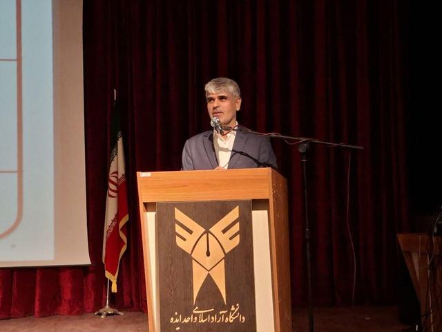 نماینده ایذه: دانشگاه‌ها باید از دانش‌محوری به مهارت‌محوری حرکت کنند