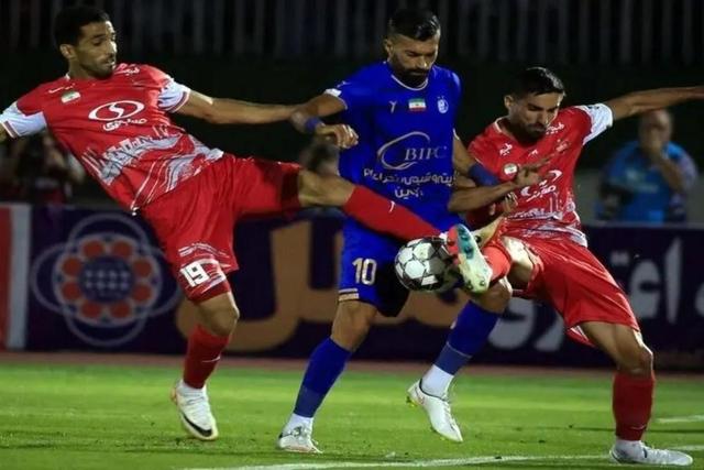 دربی 106؛ ؛ نیمه دوم/ استقلال (0) پرسپولیس (0)+ فیلم ها