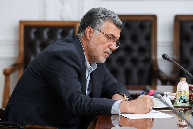 دلنوشته وزیر بهداشت از زیارتش از قبور مطهر شهدا