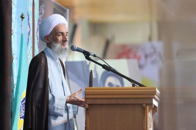 تقوا اساس سعادت فردی و اجتماعی است / هشدار نسبت به ترویج فرهنگ بی‌بندوباری غرب