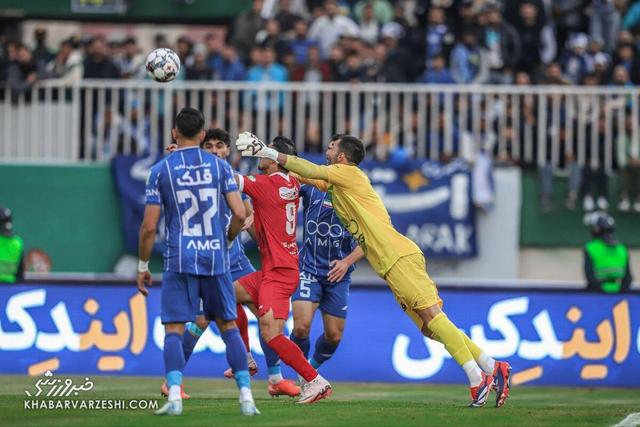 گزارش تصویری| تساوی بدون گل پرسپولیس و استقلال در اراک/ دو تیم راضی؛ هواداران ناراضی!