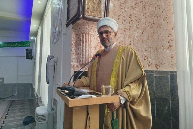 ماموستا محمدی: دعا آرامش و امنیت را به قلب مؤمن هدیه می‌کند