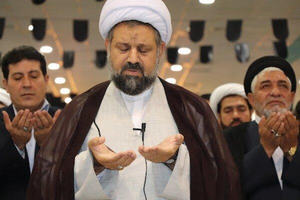 امام جمعه رباط‌کریم: دشمن با کلیپ و دلار نمی‌تواند ملت ایران را بخرد