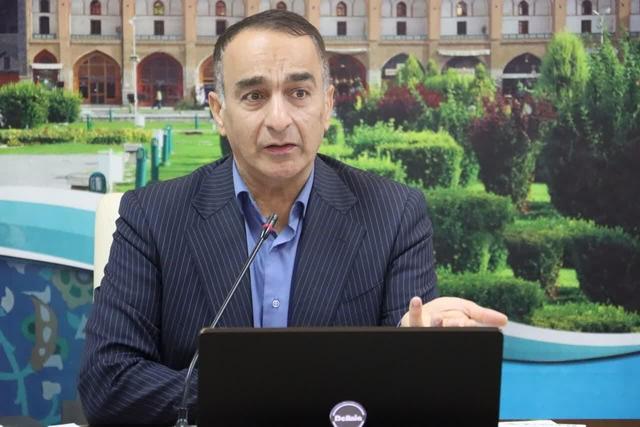 شیشه‌فروش روند تصمیم گیری برای تعطیلی ادارات و مدارس را تشریح کرد