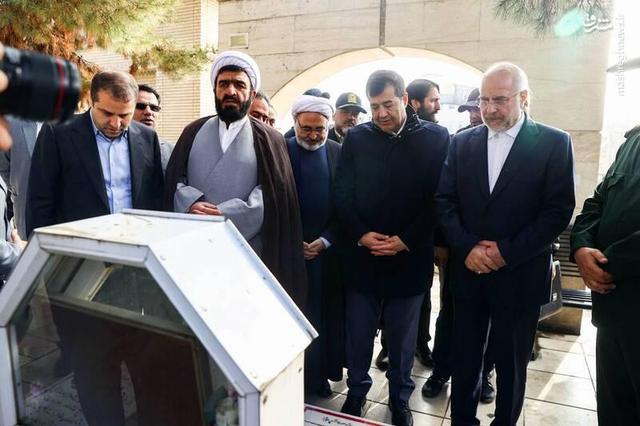 عکس/ حضور رئیس مجلس در گلزار شهدای طرقبه