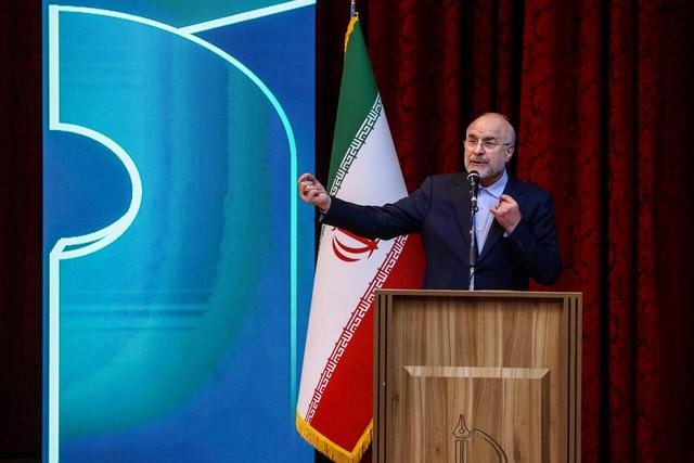 ۳ساعت بیان صریح مطالبات دانشجویی و پاسخهای شفاف رئیس مجلس