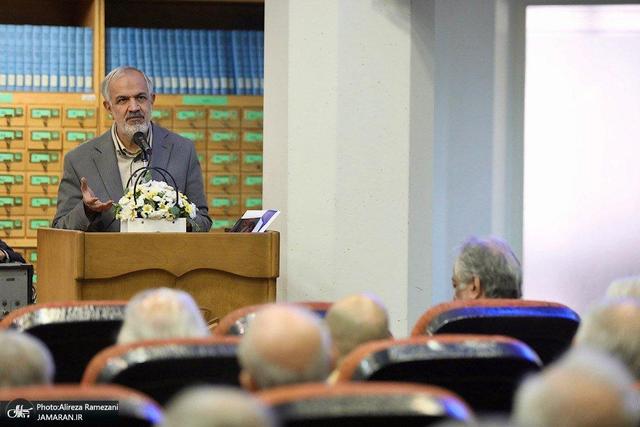 مسجدجامعی: مجاهدین خلق «خلیج ع_ر_ب_ی» را به کار بردند، چون شاه می‌گفت خلیج فارس