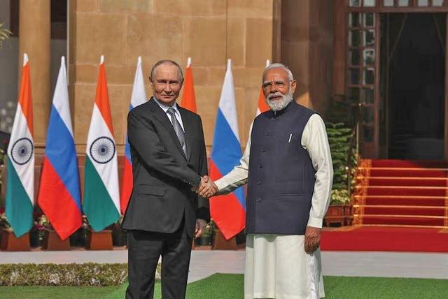 علاقه به پوتین؛ علیه واشنگتن؟ | جذابیت بازار اسلحه روسیه ؛ هند هم اس۴۰۰ می خرد؟