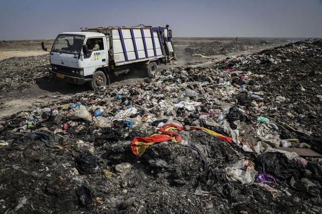 شهردار گناباد: ۱۲۰ نقطه دفن پسماند دغدغه جدی زیست محیطی این شهر است