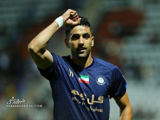 اتفاق عجیب در تیم لیگ برتری؛ مهاجم استقلالی توسط مربی پرسپولیسی کنار گذاشته شد!