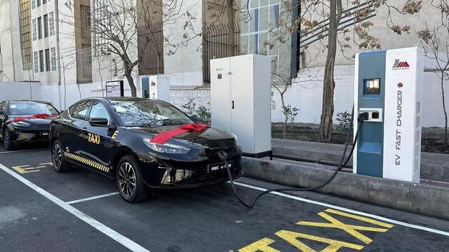 فعالیت ۵۰۰ تاکسی برقی در کرج