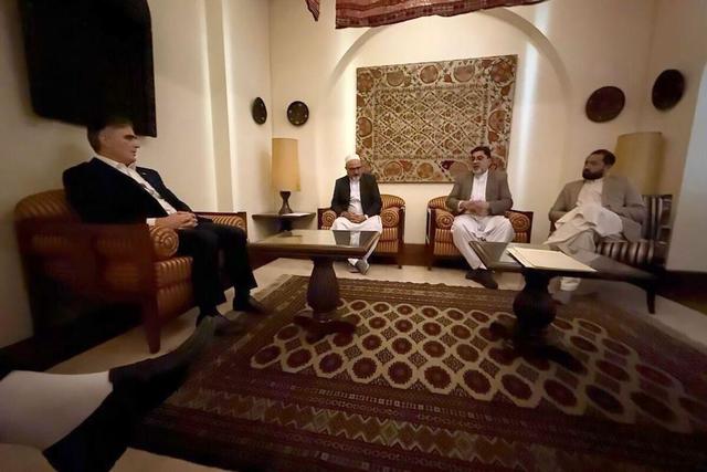 واقعیت عکس رئیسکل بانک مرکزی با نمایندگان صرافان هرات چه بود؟