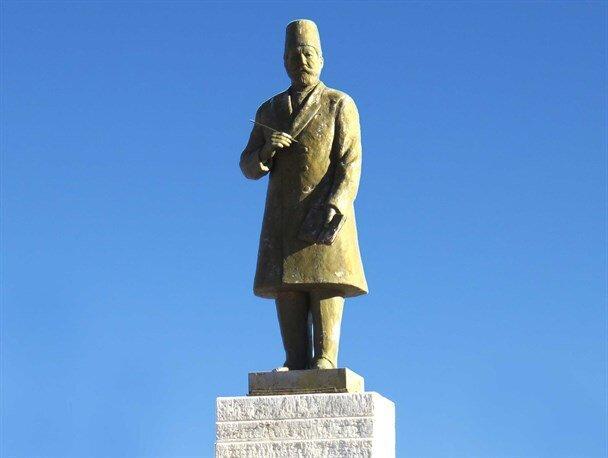 «میرزاحبیب دستان بنی»؛ مترجمی که نخستین نگارنده دستور زبان فارسی بود