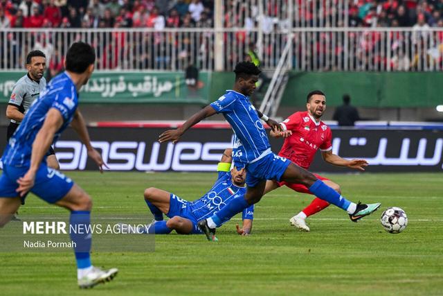 مربیان استقلال و پرسپولیس تحت تاثیر باشگاه هستند/ این بازی ارزش نداشت!