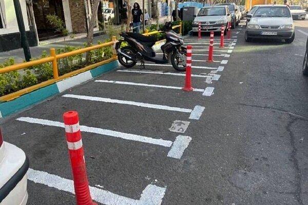 آزادسازی پیادهروهای منطقه ۲ تهران با احداث پارکینگ موتورسیکلتها