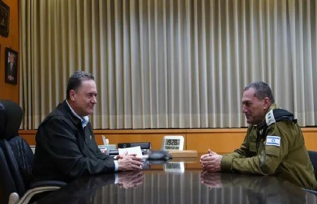 معاریو: وزیر جنگ رژیم صهیونیسیتی به دنبال سیاسی‌سازی ارتش است