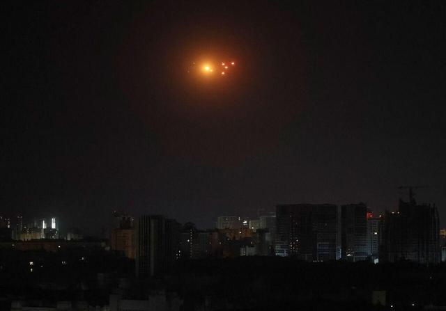 حملات پهپادی متقابل کییف و مسکو/ راهآهن اوکراین هدف قرار گرفت