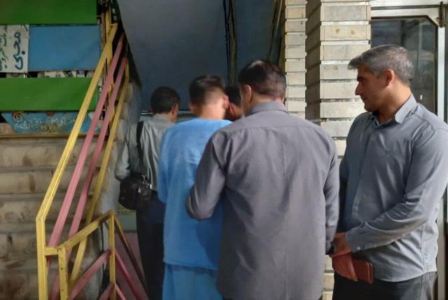 بازسازی صحنه سرقت مسلحانه از یک طلافروشی در کرمانشاه