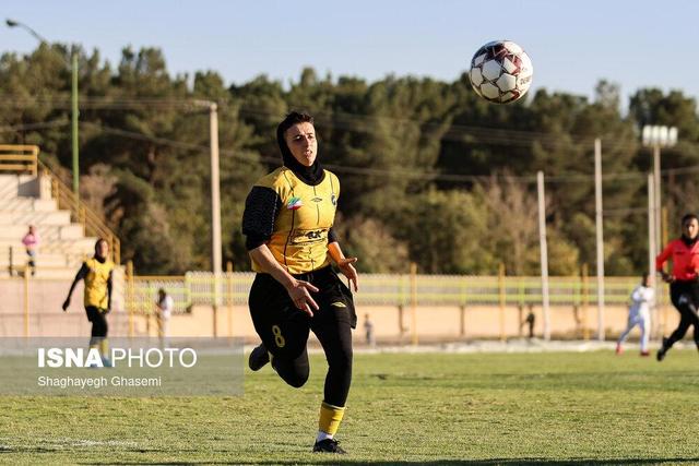 پیروزی خاتون بم در دیدار معوقه فوتبال زنان