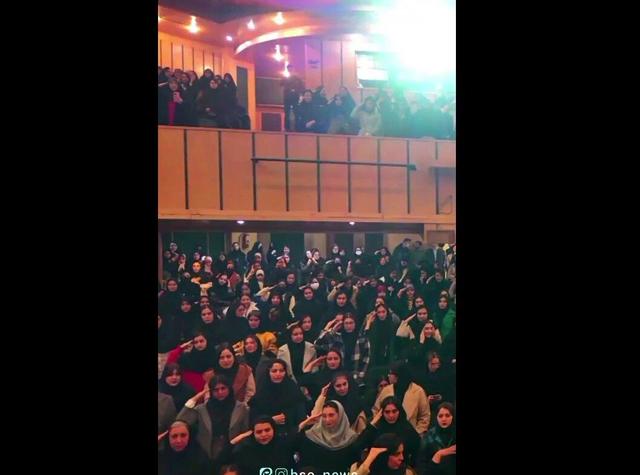 زیباترین تصویر از دانشجویان دانشگاه آزاد در روز دانشجو | ویدئو