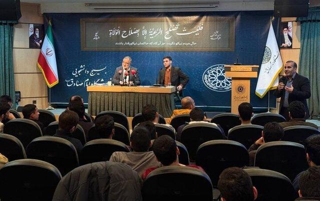 درخواست سنگاپور برای انعقاد تفاهمنامه برای بهکارگیری طرح «من شهردارم» / ۱۶ درصد از تورم کشور مستقیماً مرتبط با عملکرد بانک آینده بوده است